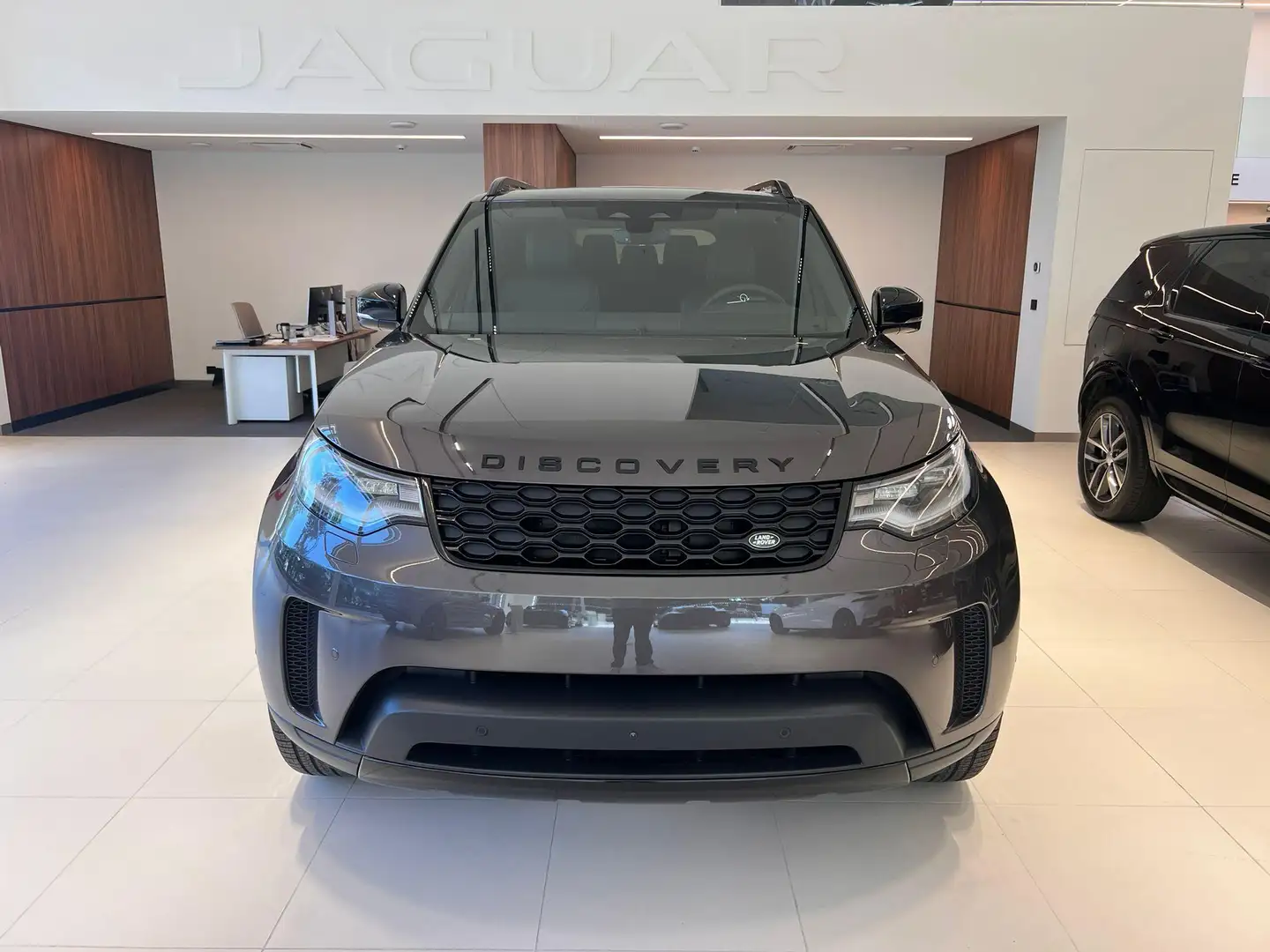 Land Rover Discovery D250 S AWD Grijs - 2