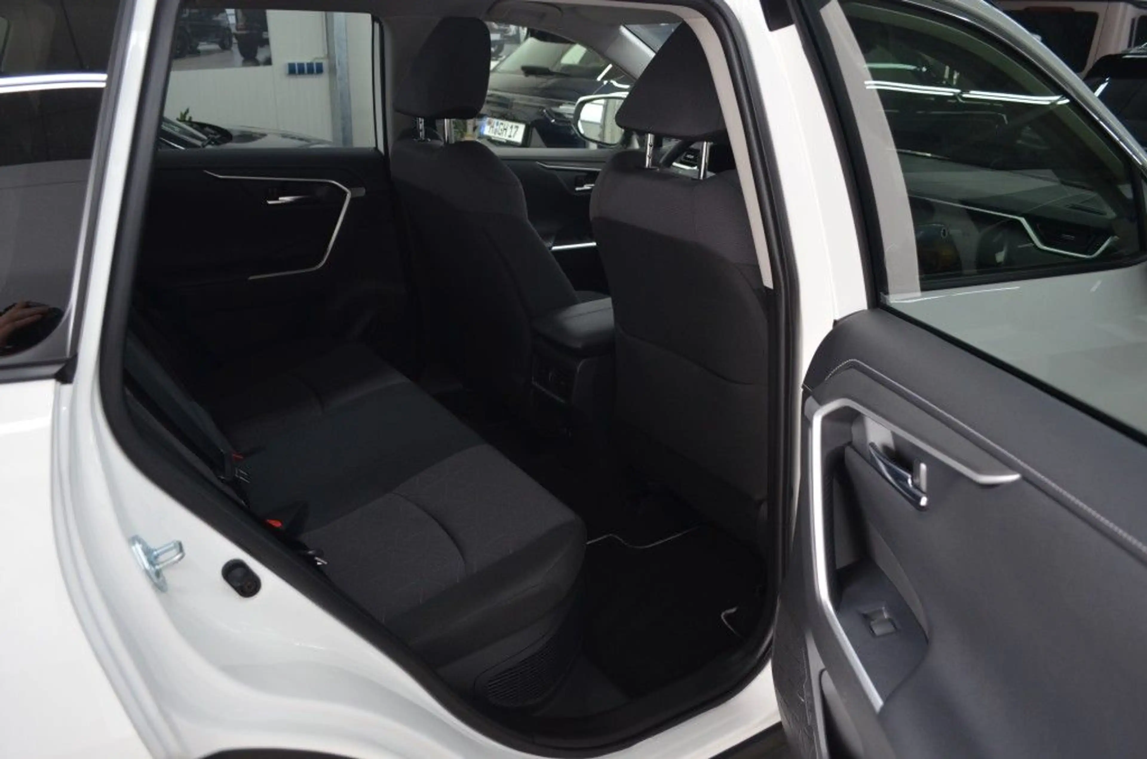 Toyota RAV 4 2.5 4x2 Hybrid Team D+Technik P.+ALLWETTERREIFEN — photo 12