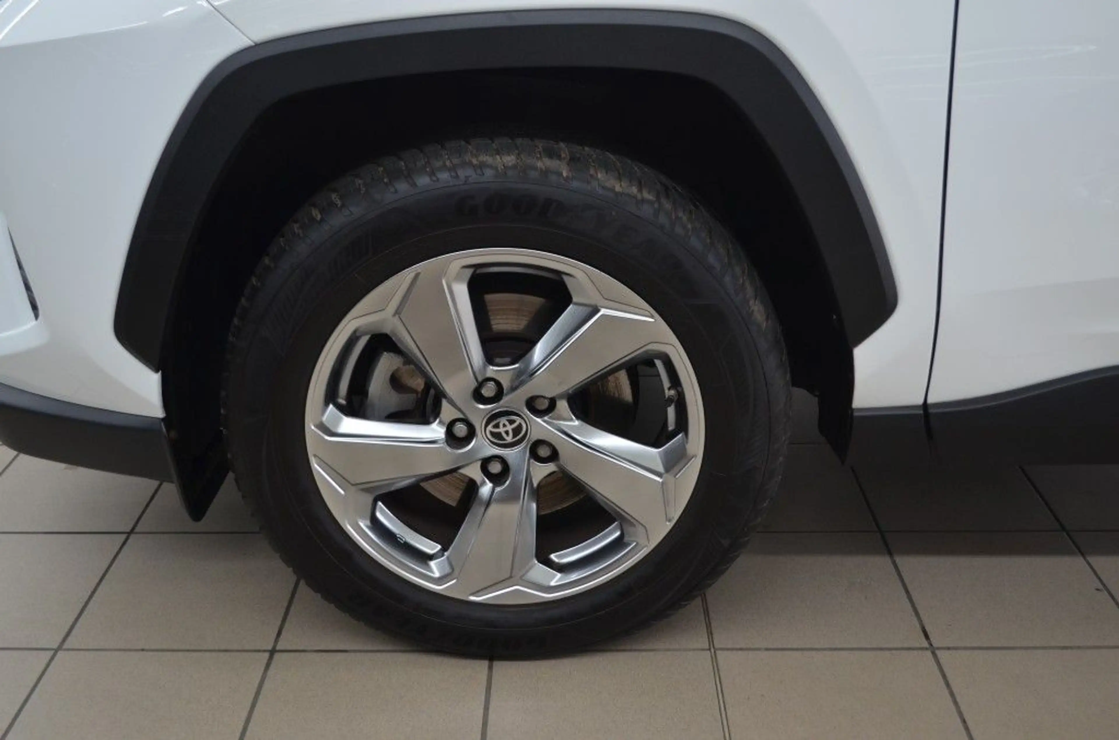 Toyota RAV 4 2.5 4x2 Hybrid Team D+Technik P.+ALLWETTERREIFEN — photo 4