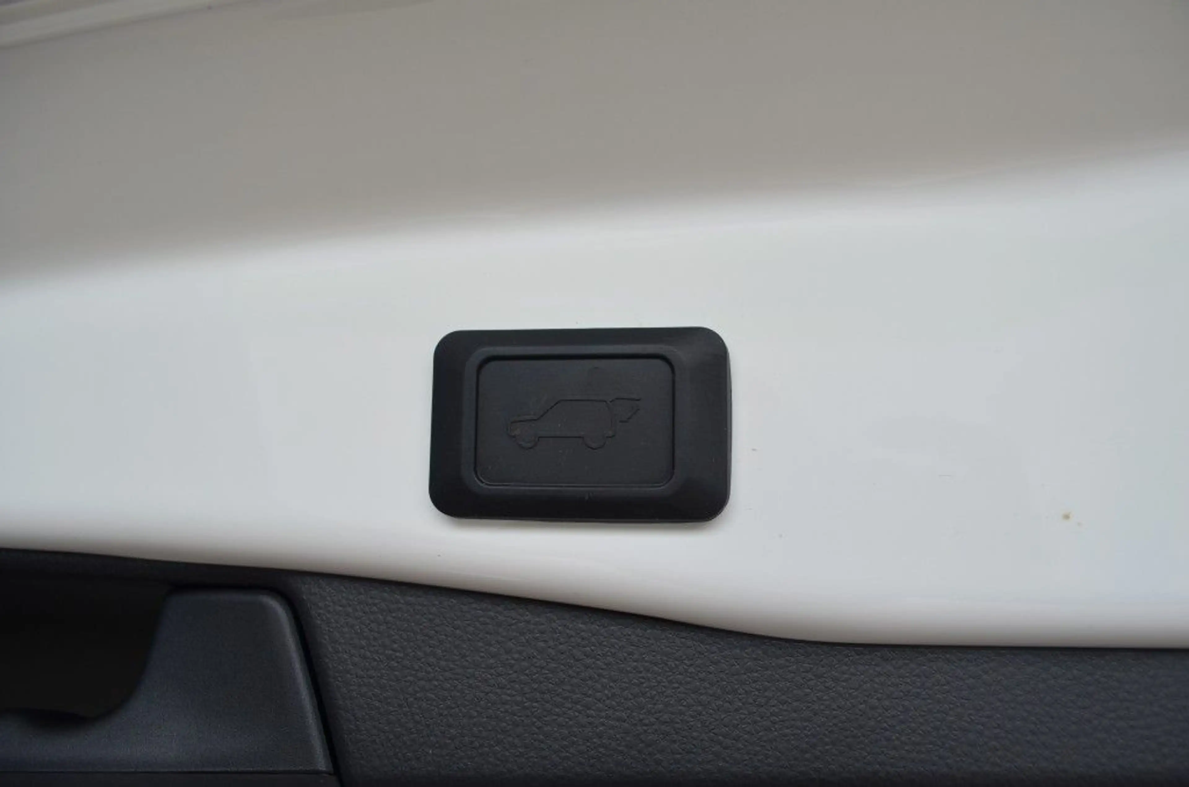 Toyota RAV 4 2.5 4x2 Hybrid Team D+Technik P.+ALLWETTERREIFEN — photo 11