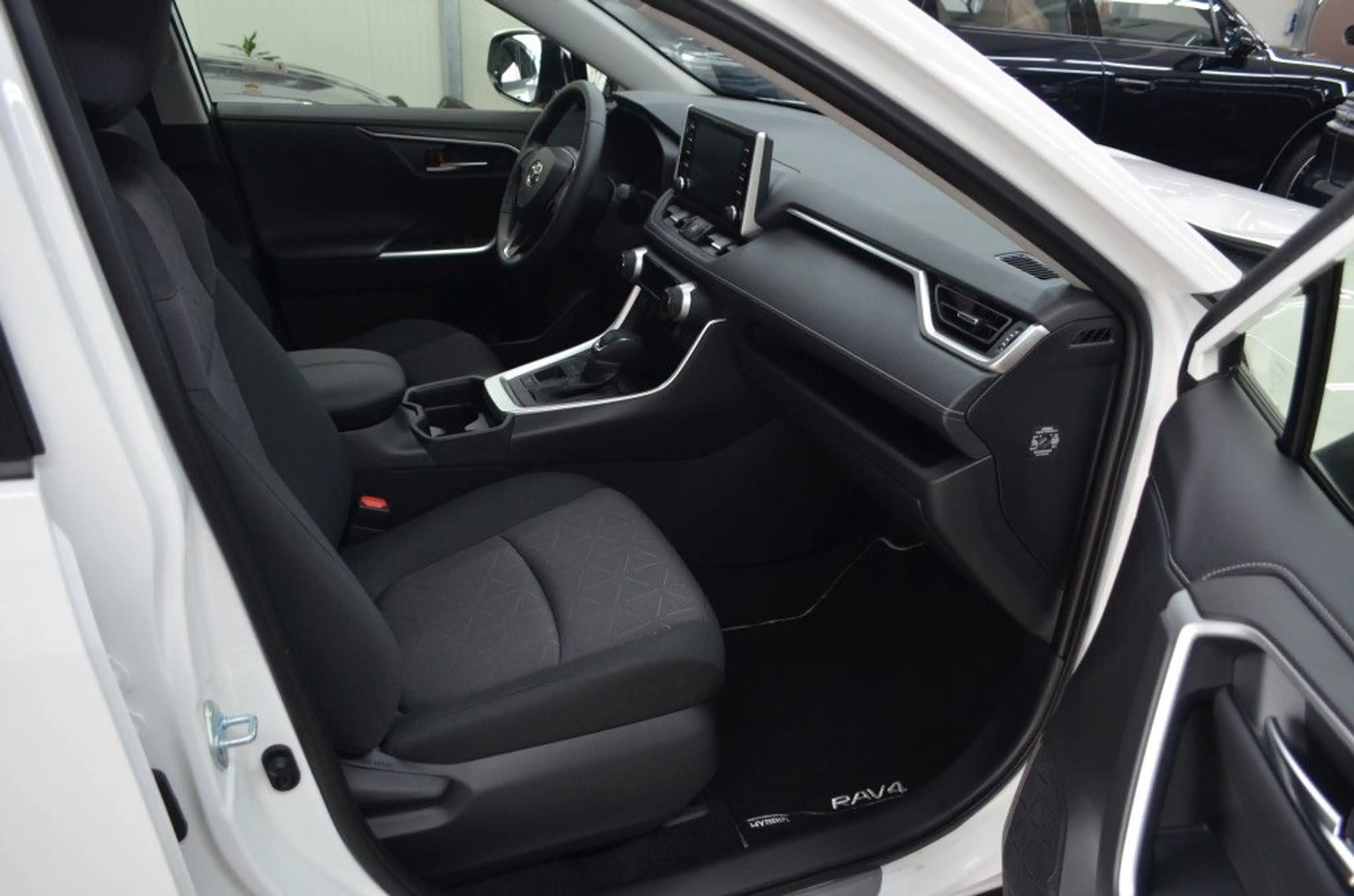 Toyota RAV 4 2.5 4x2 Hybrid Team D+Technik P.+ALLWETTERREIFEN — photo 13