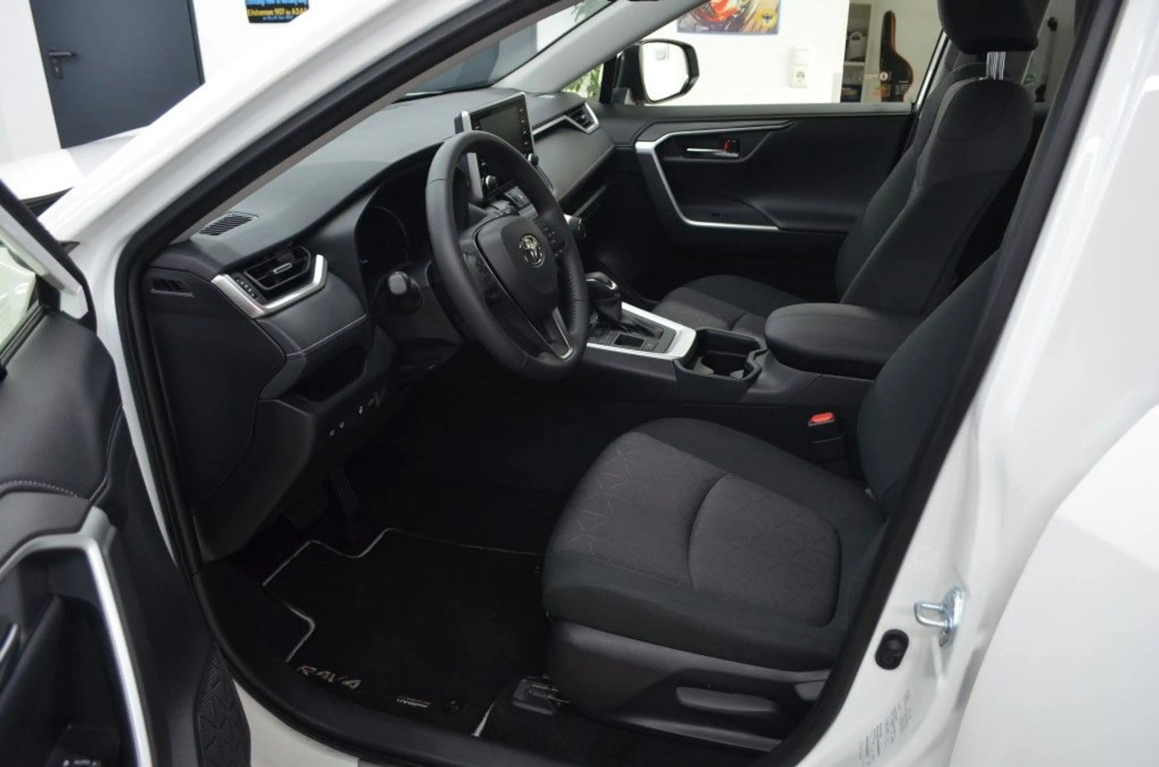 Toyota RAV 4 2.5 4x2 Hybrid Team D+Technik P.+ALLWETTERREIFEN — photo 15