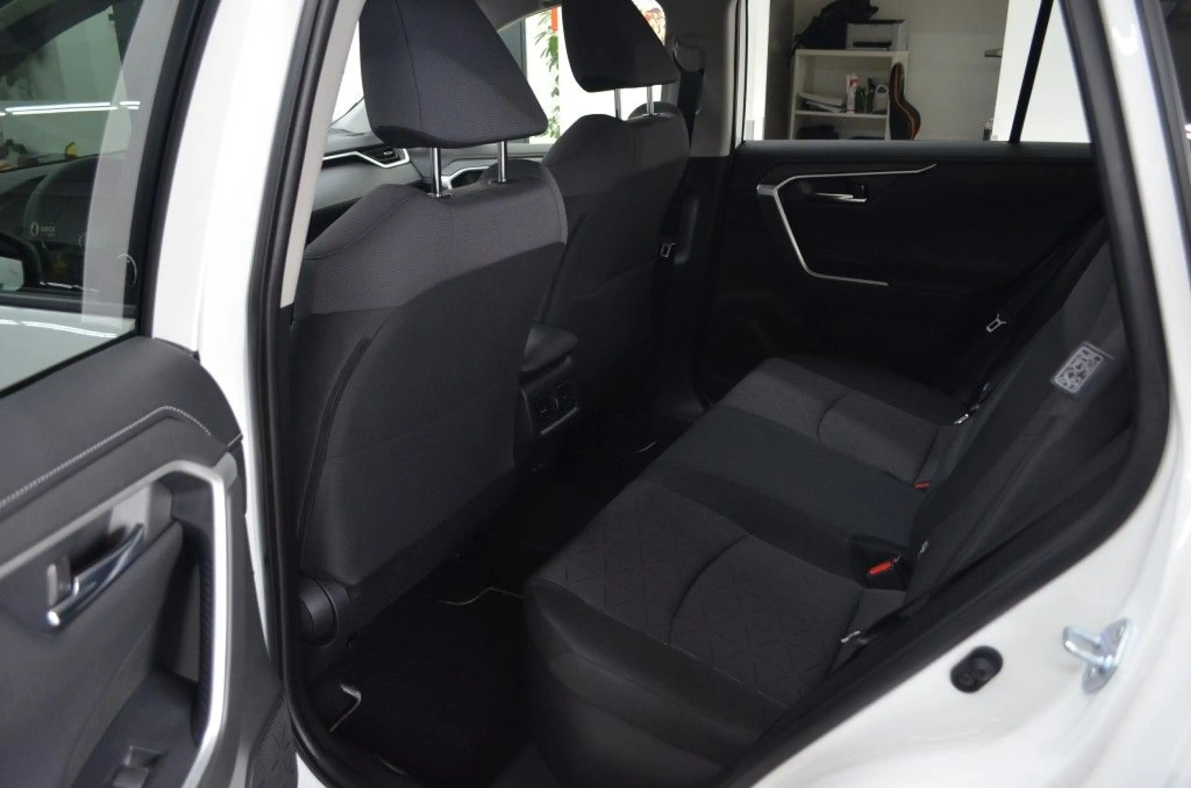 Toyota RAV 4 2.5 4x2 Hybrid Team D+Technik P.+ALLWETTERREIFEN — photo 14