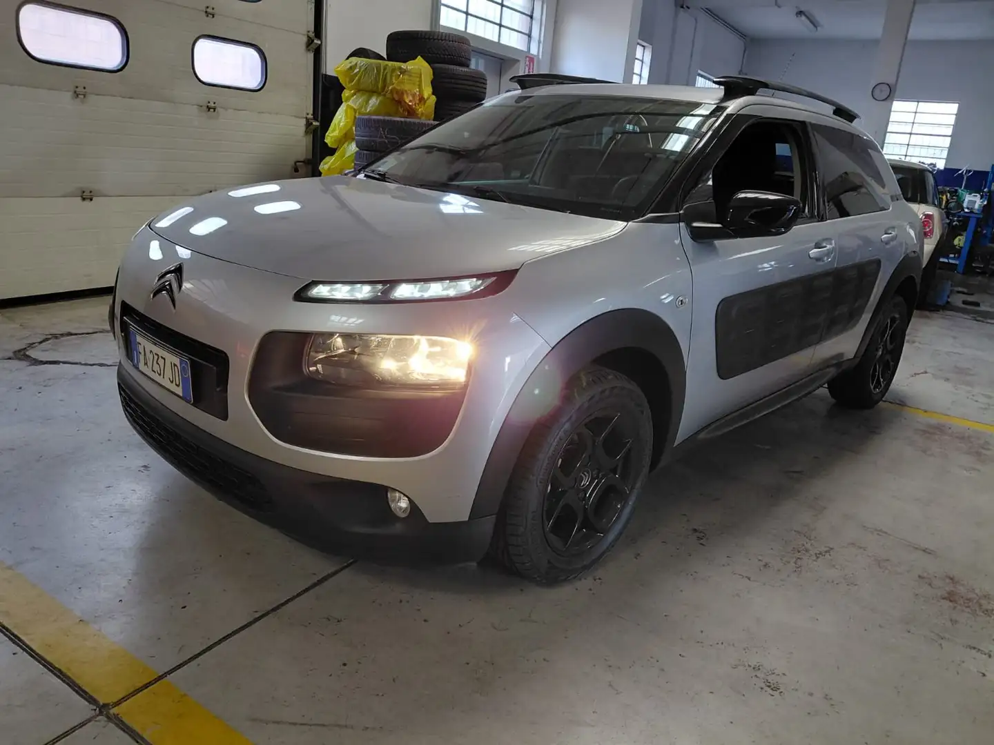 Citroen C4 C4 Cactus 2014 Cactus 1.6 e-hdi Shine etg6 Argento - 1
