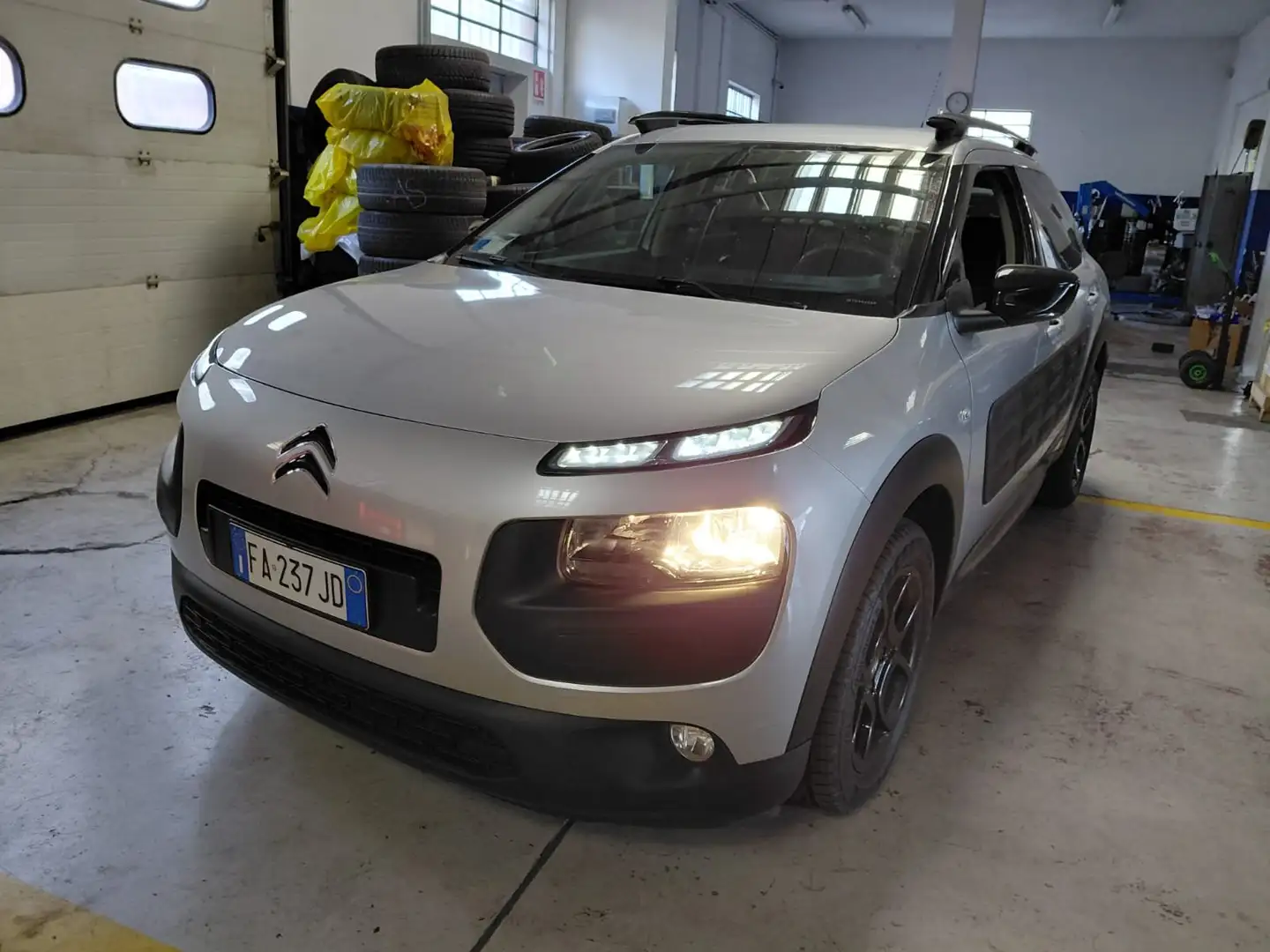 Citroen C4 C4 Cactus 2014 Cactus 1.6 e-hdi Shine etg6 Argento - 2