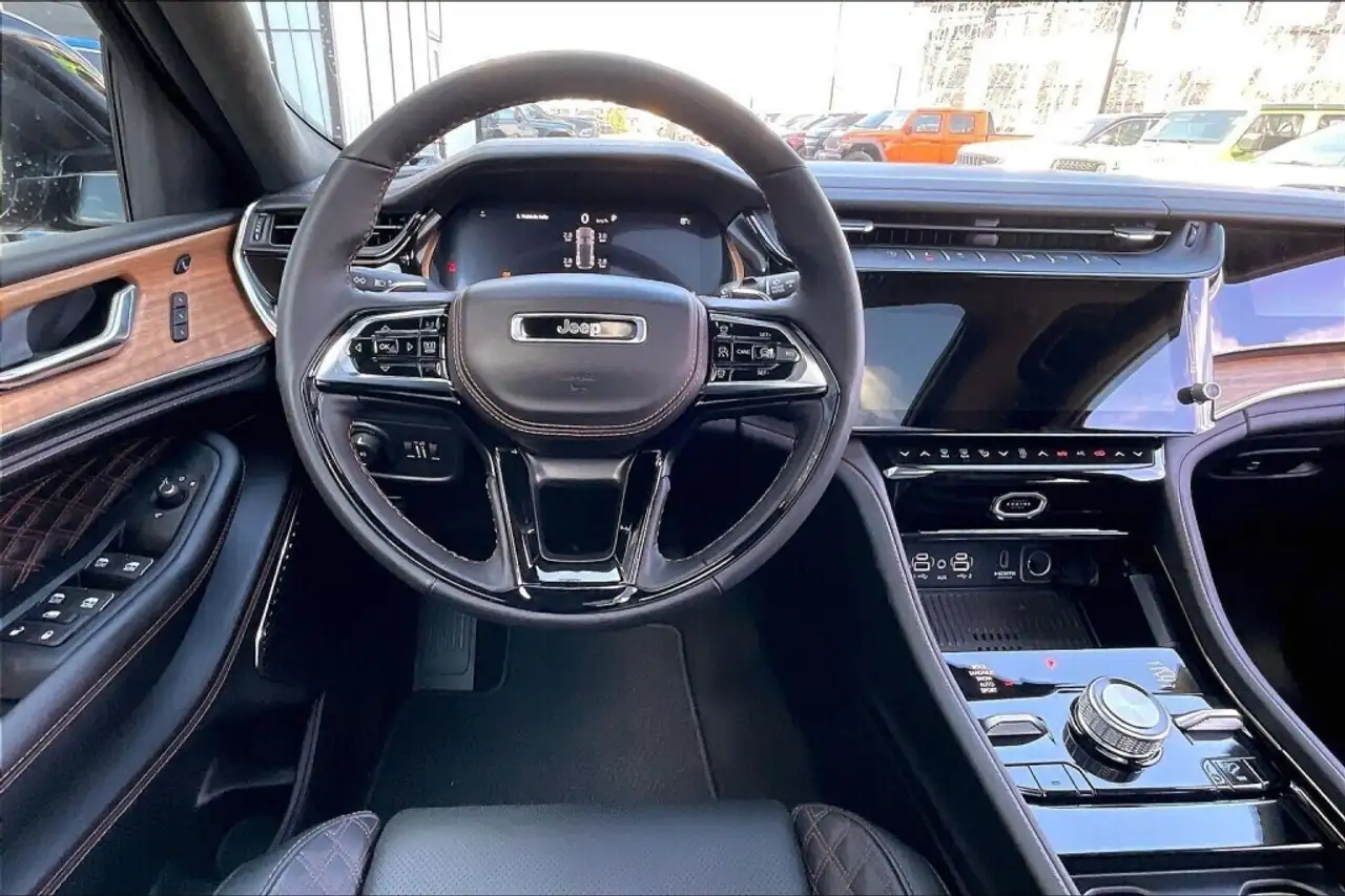 Jeep Grand Cherokee снимка Jeep Grand Cherokee