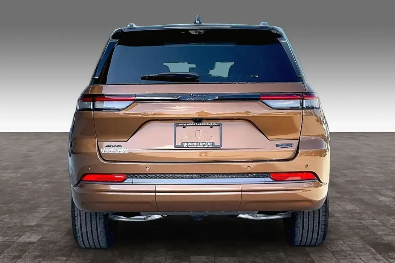 Jeep Grand Cherokee снимка Jeep Grand Cherokee