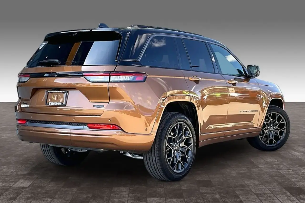 Jeep Grand Cherokee снимка Jeep Grand Cherokee
