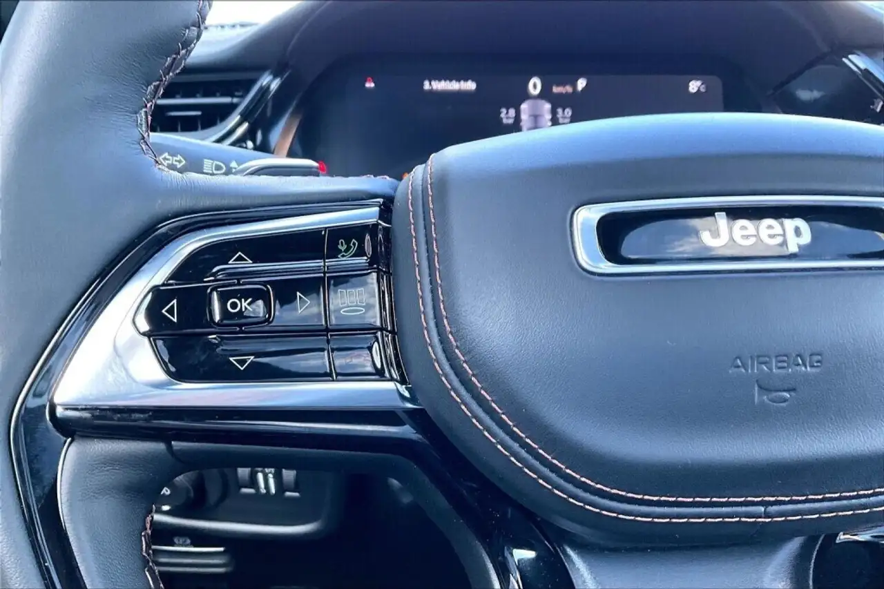 Jeep Grand Cherokee снимка Jeep Grand Cherokee