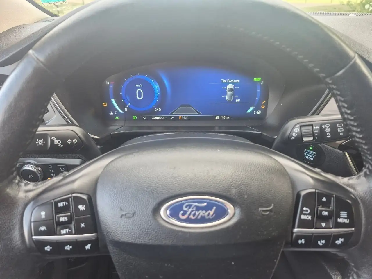 Ford Escape снимка Ford Escape