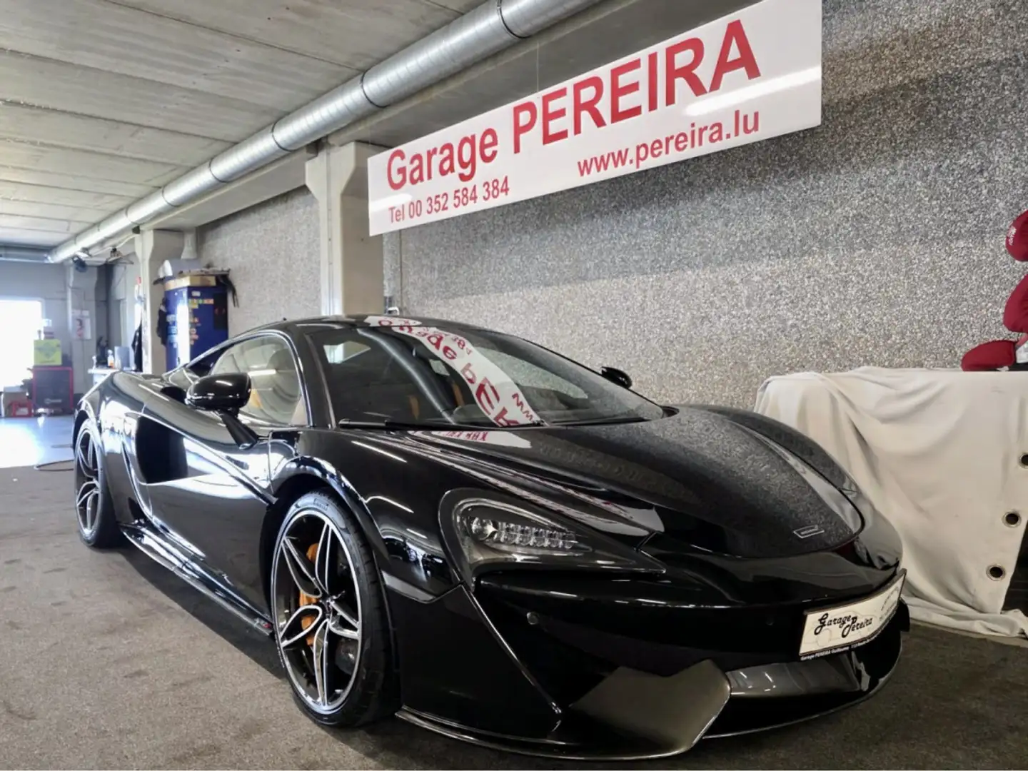 McLaren 570S CARBON KERAMIK LIFT Schwarz - 1