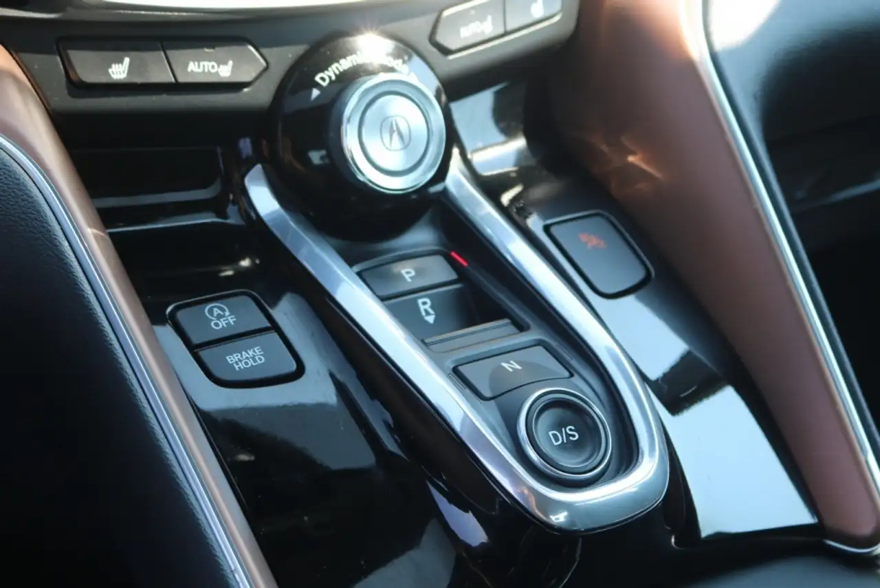 Acura TLX снимка Acura TLX