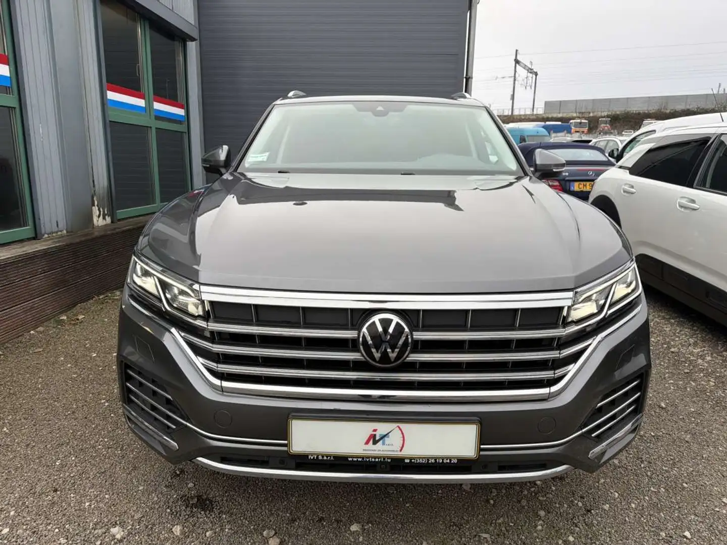Volkswagen Touareg 3.0 TDI 286CV Grau - 2