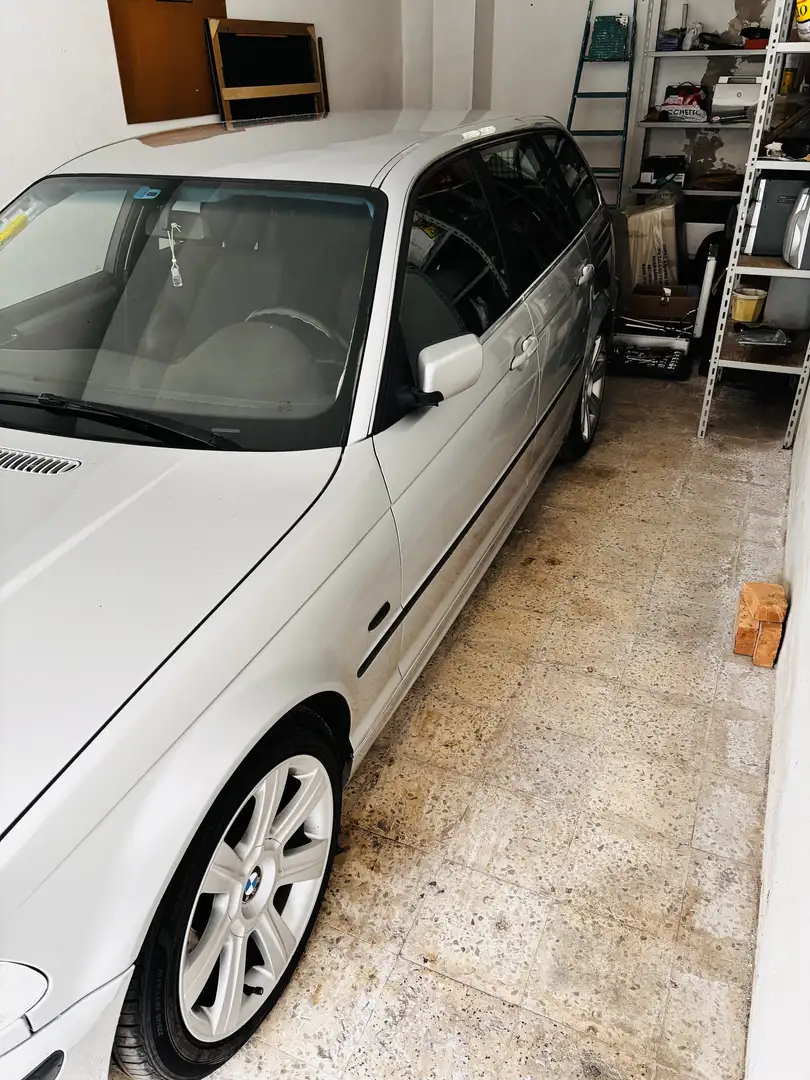 BMW 320 320i touring - 2