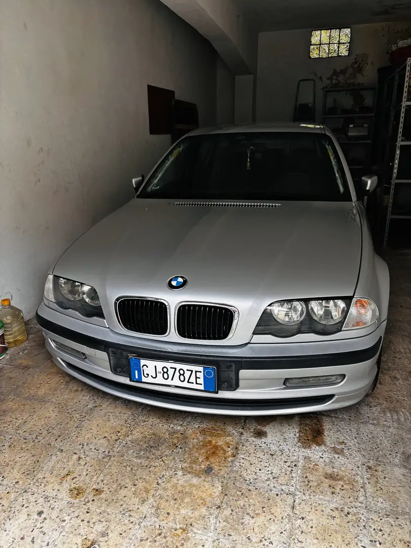 BMW 320 320i touring - 1