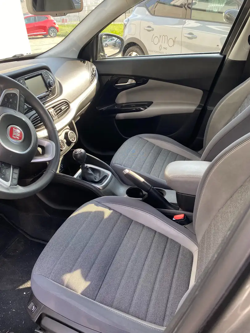 Fiat Tipo Tipo 4 porte II 2016 4p 1.6 mjt Lounge 120cv Grau - 2
