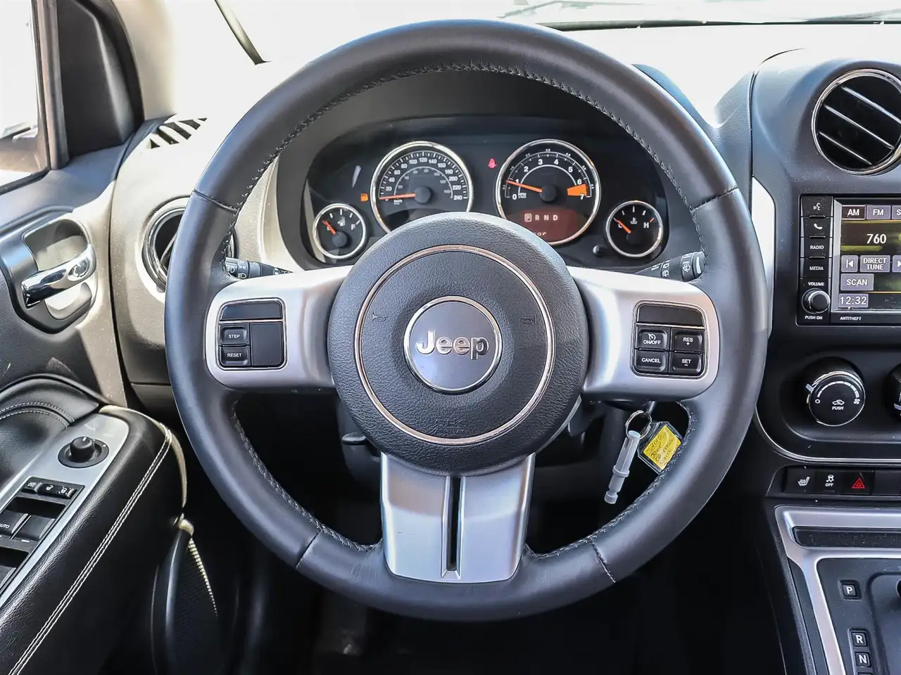 Jeep Compass photo Jeep Compass