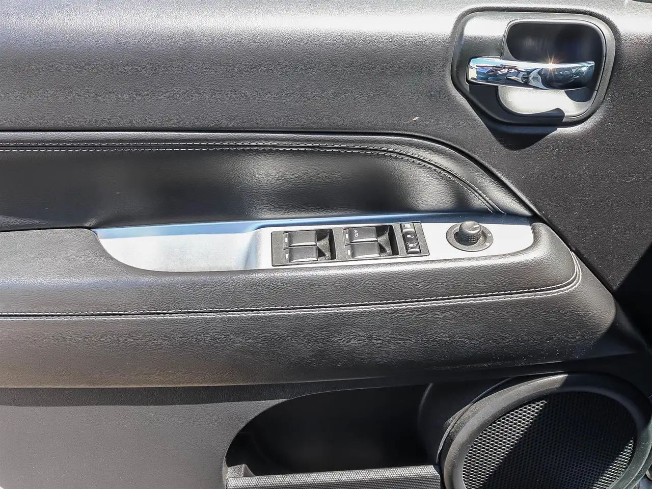 Jeep Compass photo Jeep Compass