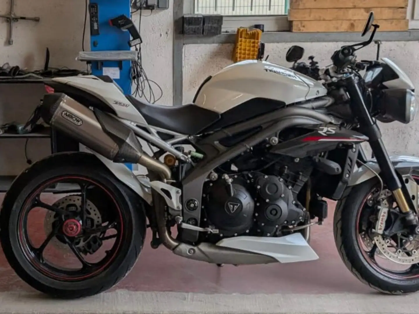 Triumph Street Triple RS Wit - 1