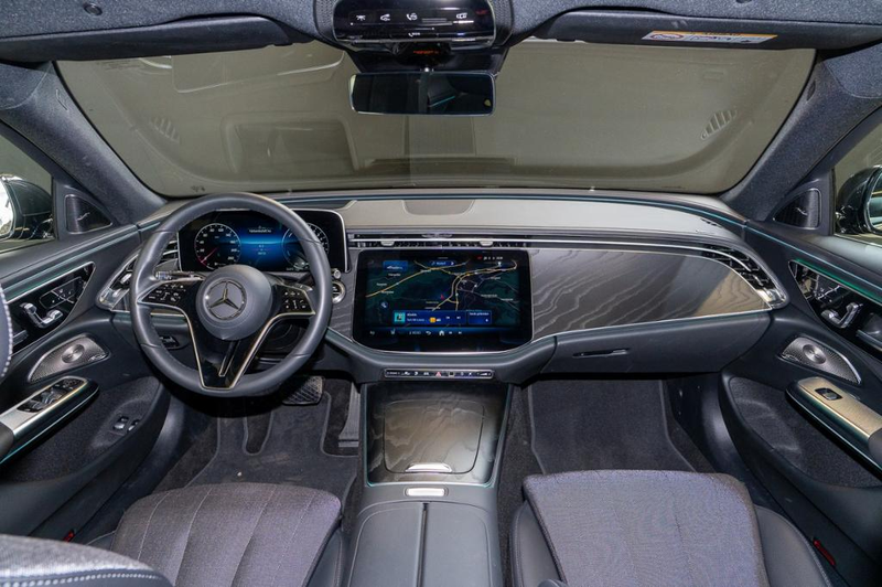 Mercedes-Benz E 400 e 4M *Avantgarde Pano AHK Burm Digital DC+ — photo 6
