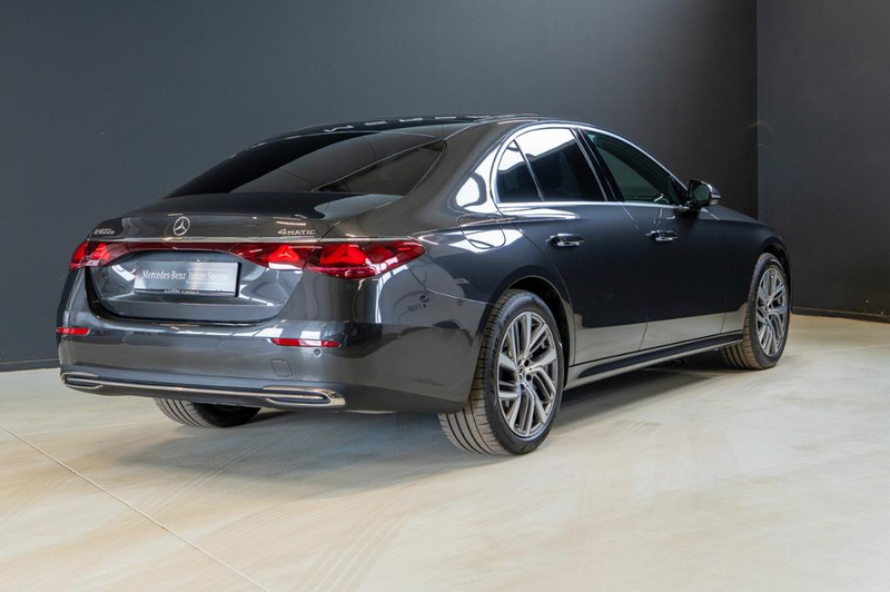 Mercedes-Benz E 400 e 4M *Avantgarde Pano AHK Burm Digital DC+ — photo 3