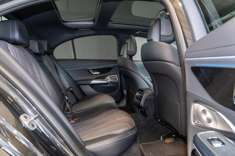 Mercedes-Benz E 400 e 4M *Avantgarde Pano AHK Burm Digital DC+ — photo 8