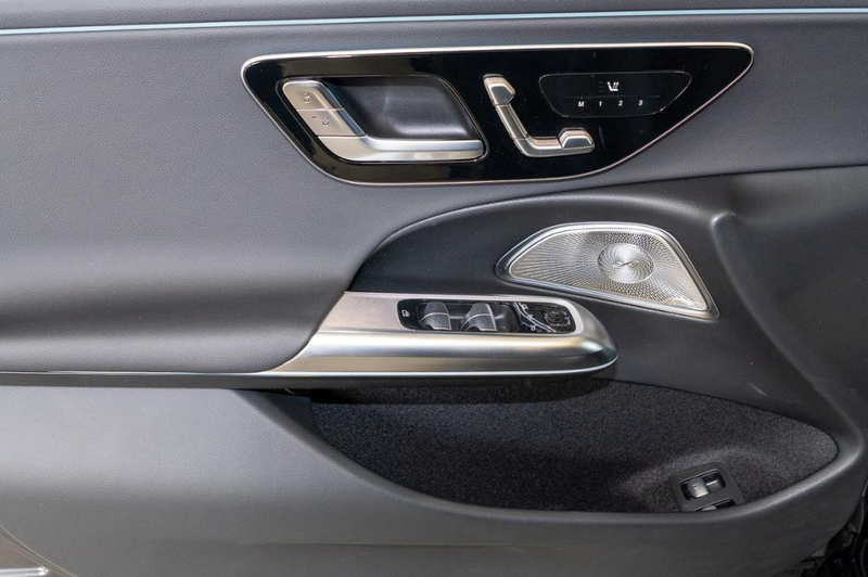 Mercedes-Benz E 400 e 4M *Avantgarde Pano AHK Burm Digital DC+ — photo 9