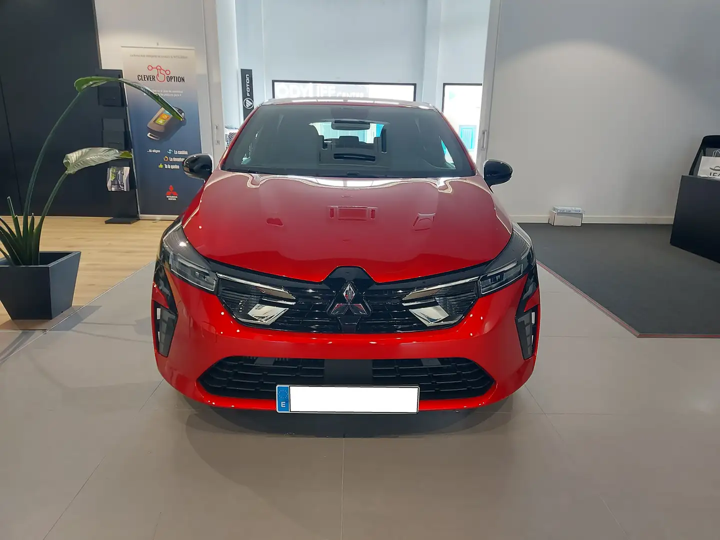 Mitsubishi Colt 100T Kaiteki Rojo - 2