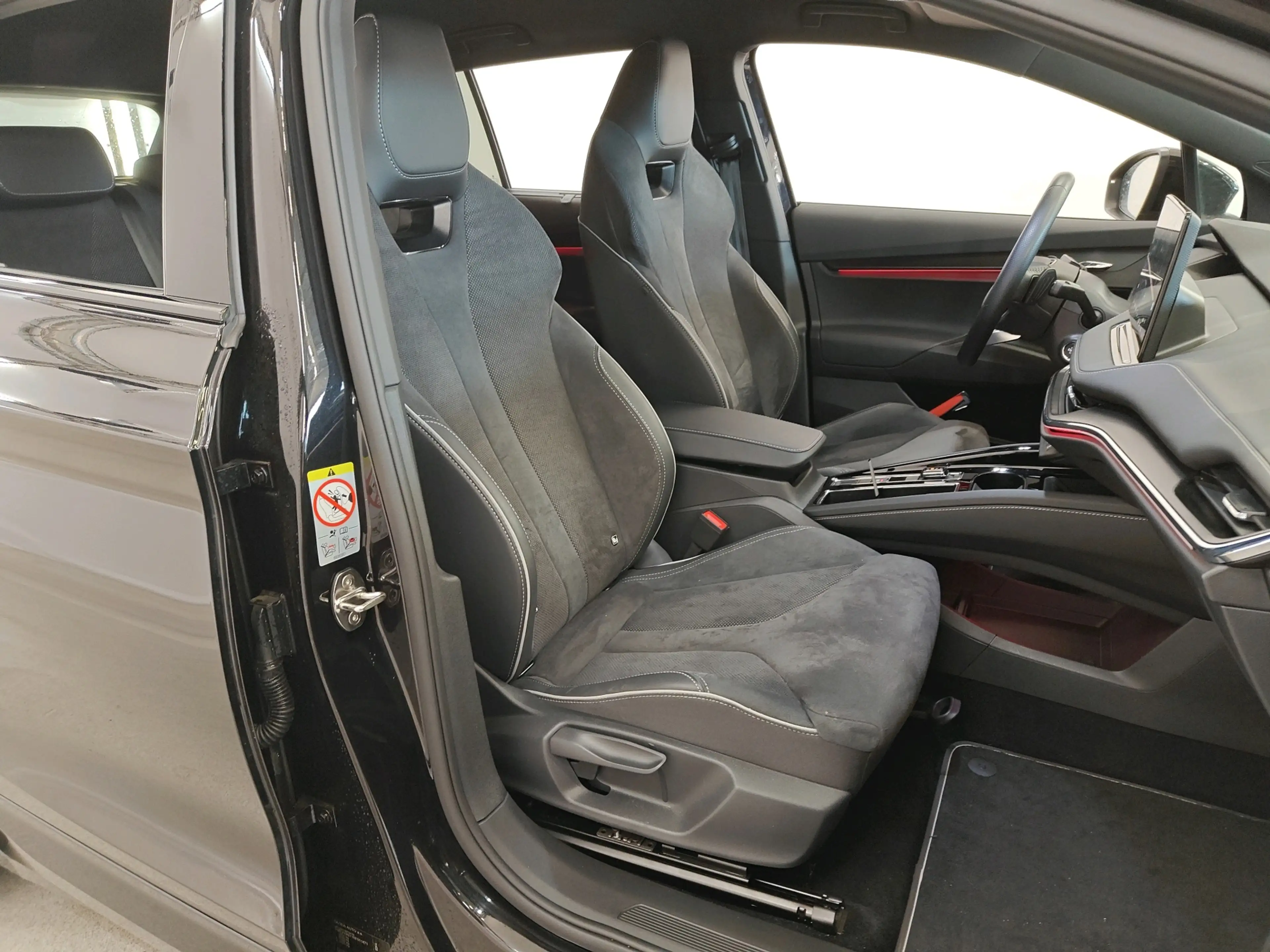 Skoda Enyaq 85 286pk Sportline | SOH 93% | Trekhaak wegklapbaa — photo 7
