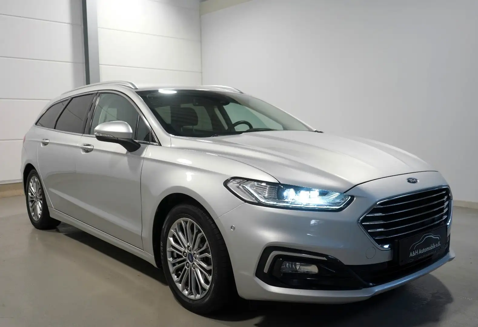 Ford Mondeo Turnier 2.0 EcoBlue Titanium*LED*KAM*ACC* Silber - 1
