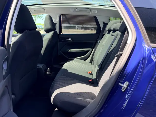 Peugeot 308 view 13