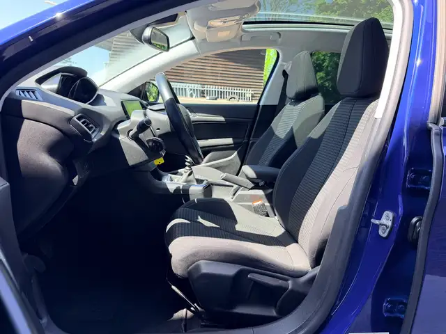 Peugeot 308 view 4