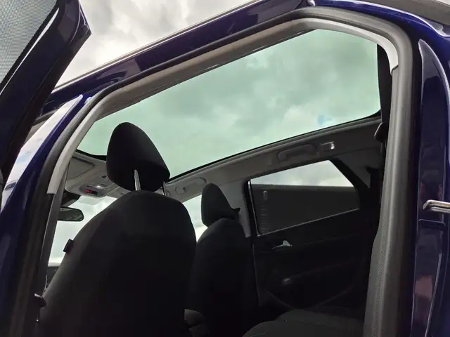Peugeot 308 view 9