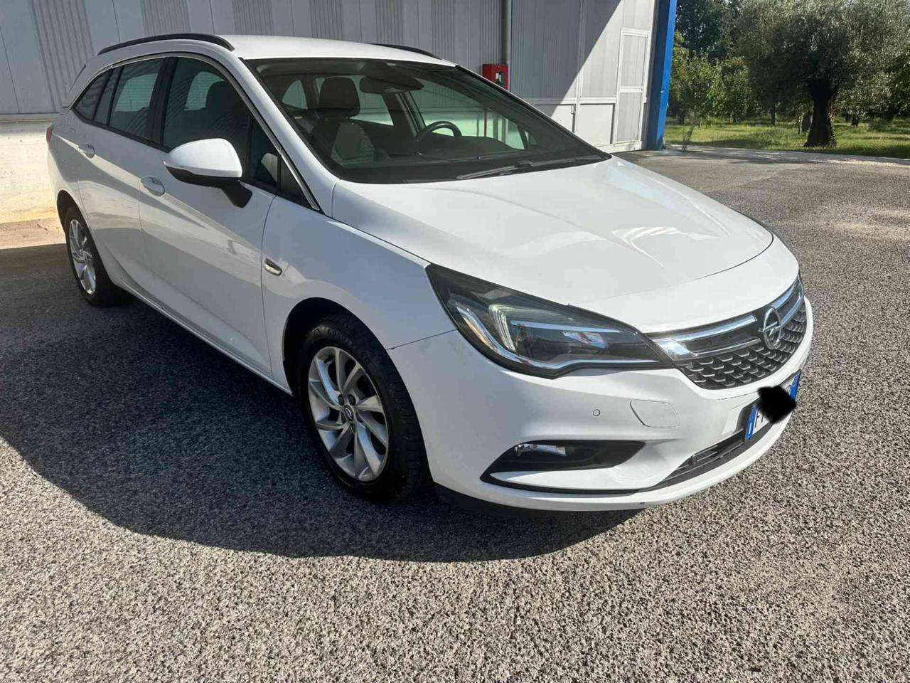 Opel Astra 1.6 CDTi 136CV aut. Sports Tourer Business