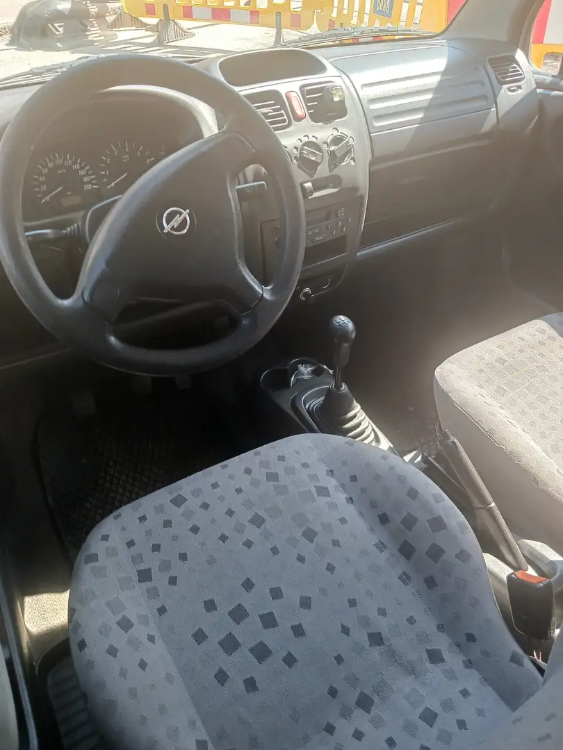 Opel Agila Agila 1,2-16V Basis Paket Basis Paket Silber - 2
