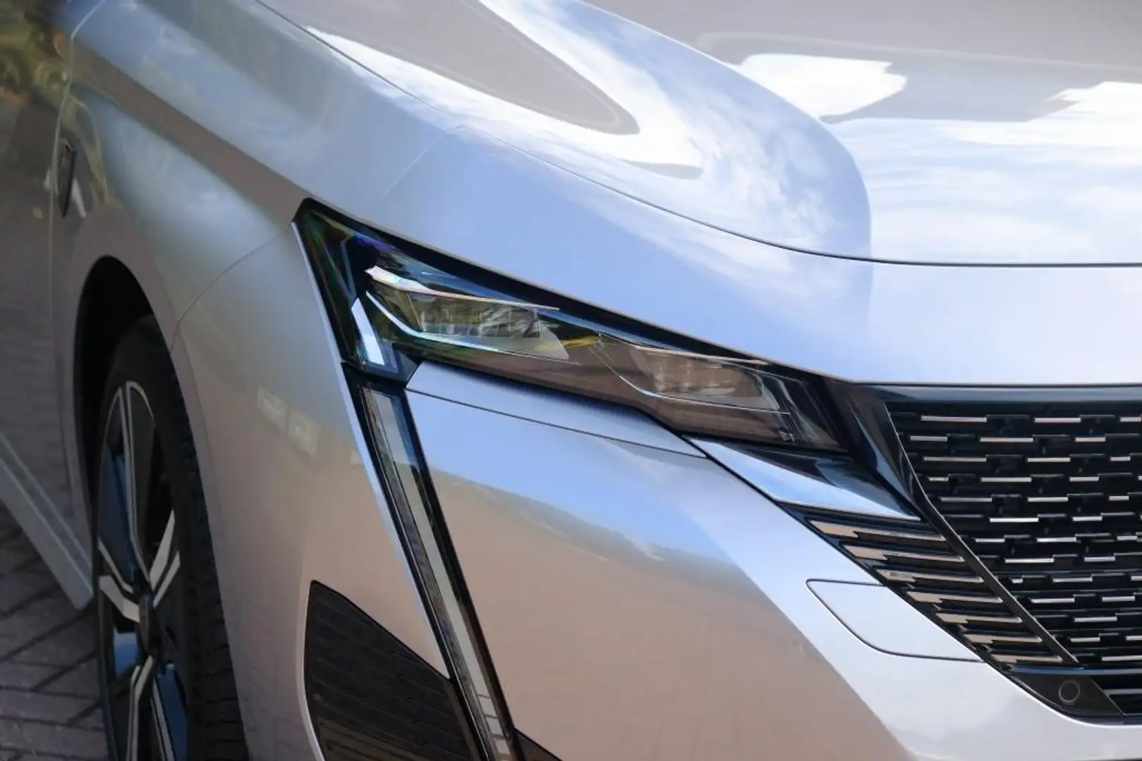 Peugeot 308 SW 1.2 PureTech 130pk EAT8 GT | Navi | App Connect Gris - 2