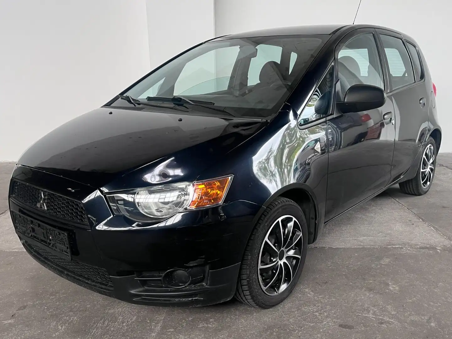 Mitsubishi Colt Lim. 5-trg. Schwarz - 1