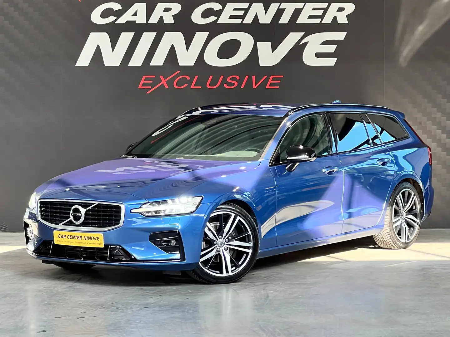 Volvo V60 D3 AWD Geartronic R-Design / Apple CarPlay Azul - 1