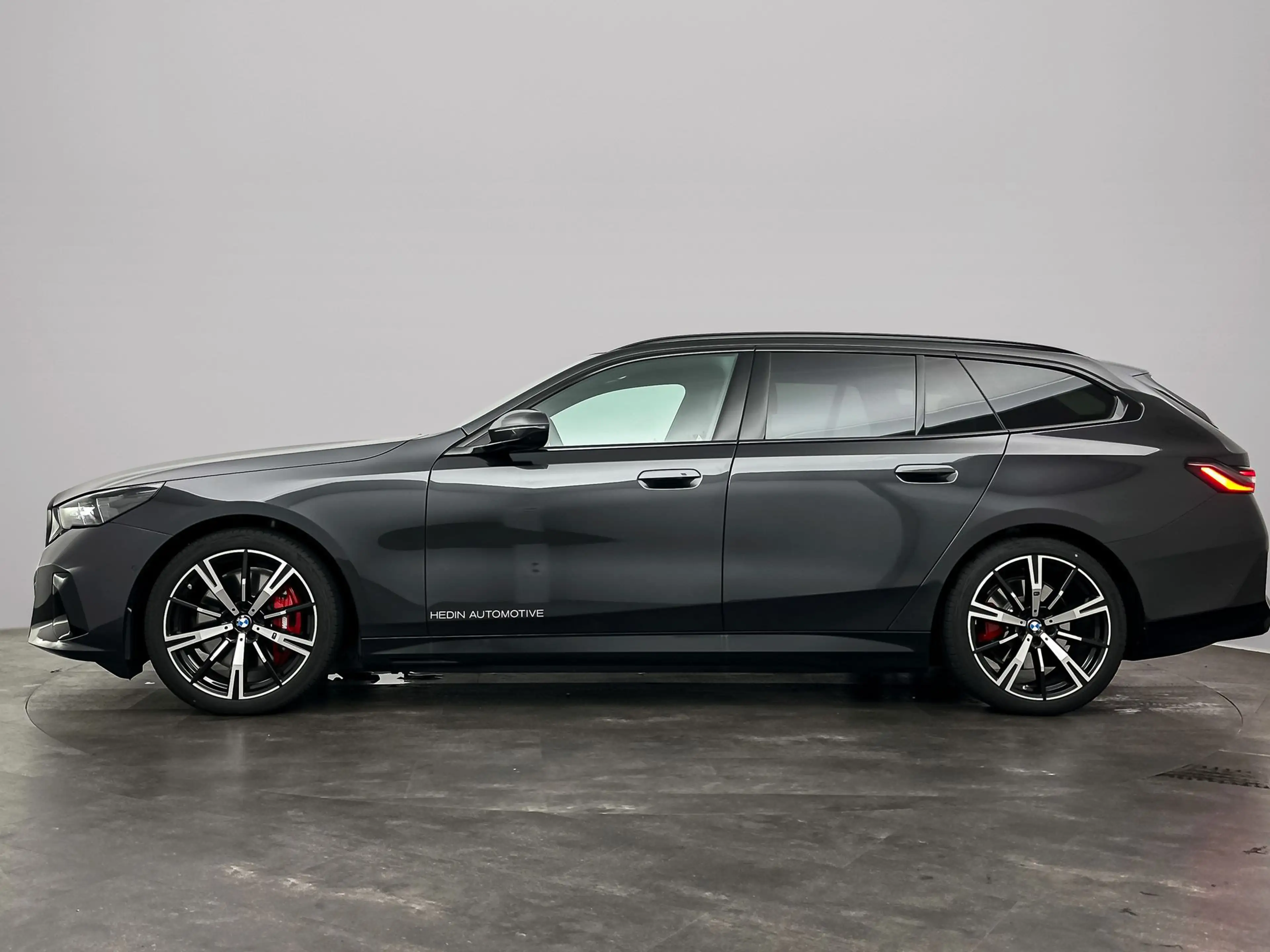 BMW i5 Touring eDrive40 M Sport Edition 84 kWh M-Sport Pr — photo 8