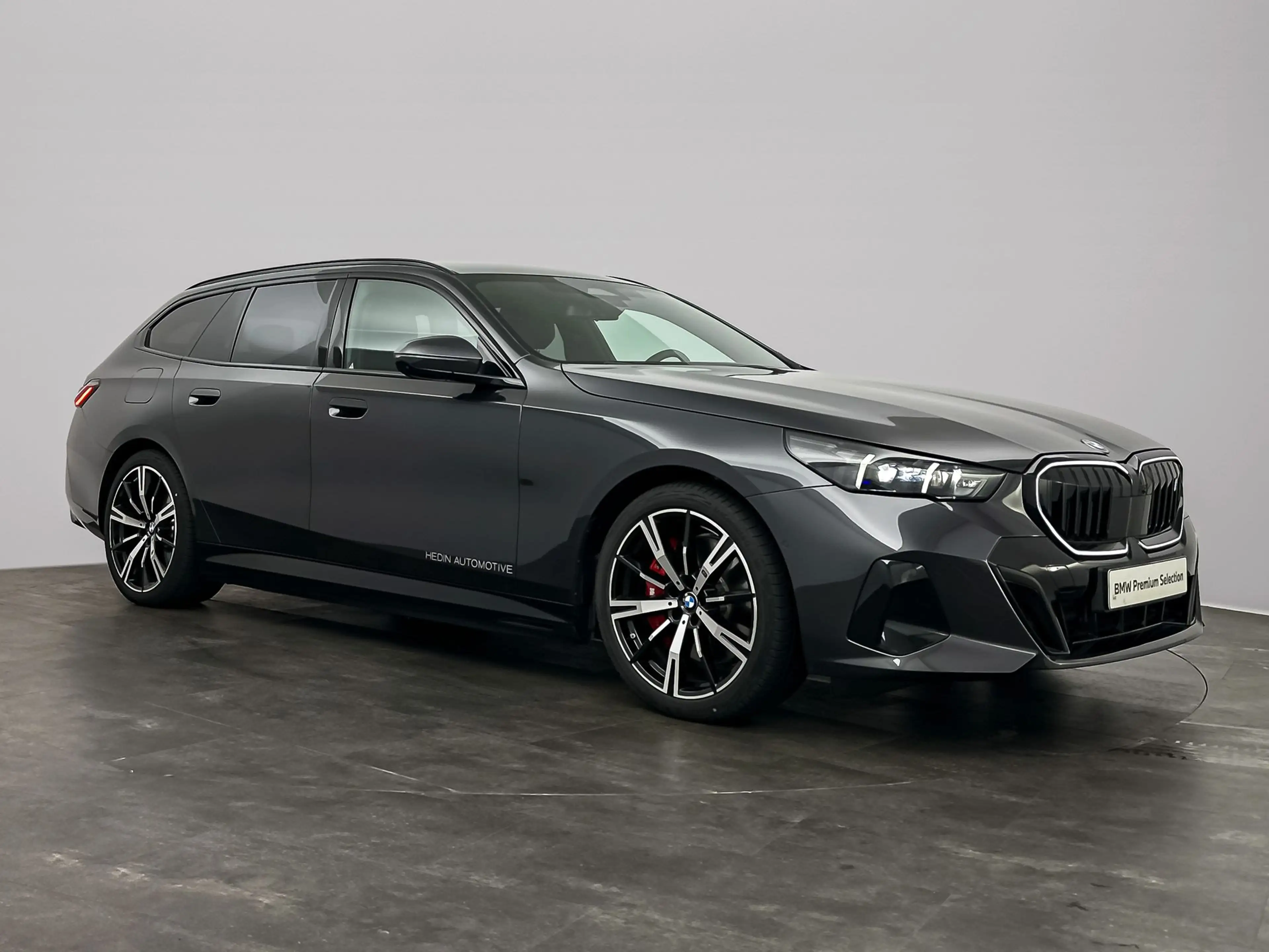 BMW i5 Touring eDrive40 M Sport Edition 84 kWh M-Sport Pr — photo 4