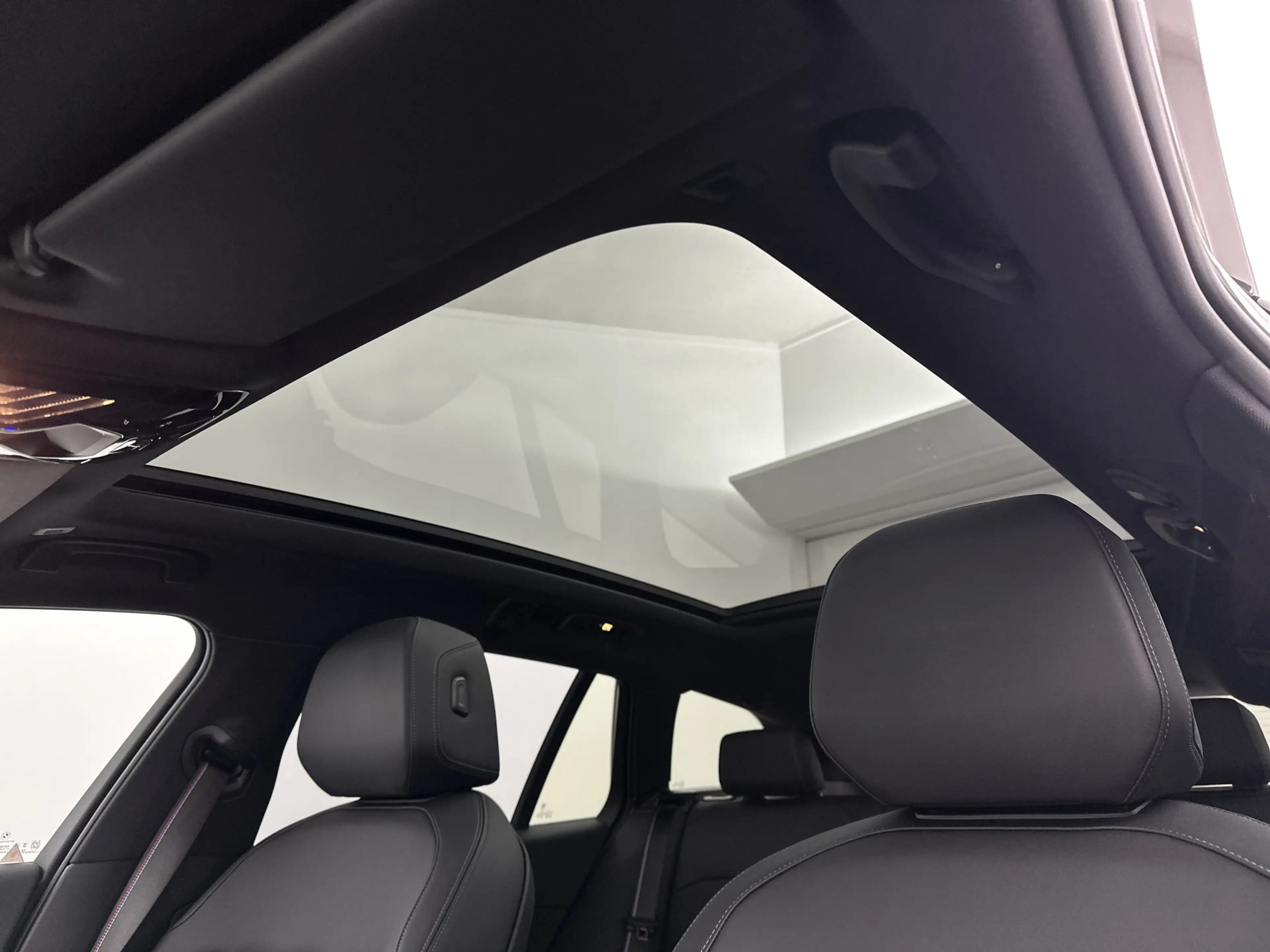 BMW i5 Touring eDrive40 M Sport Edition 84 kWh M-Sport Pr — photo 11