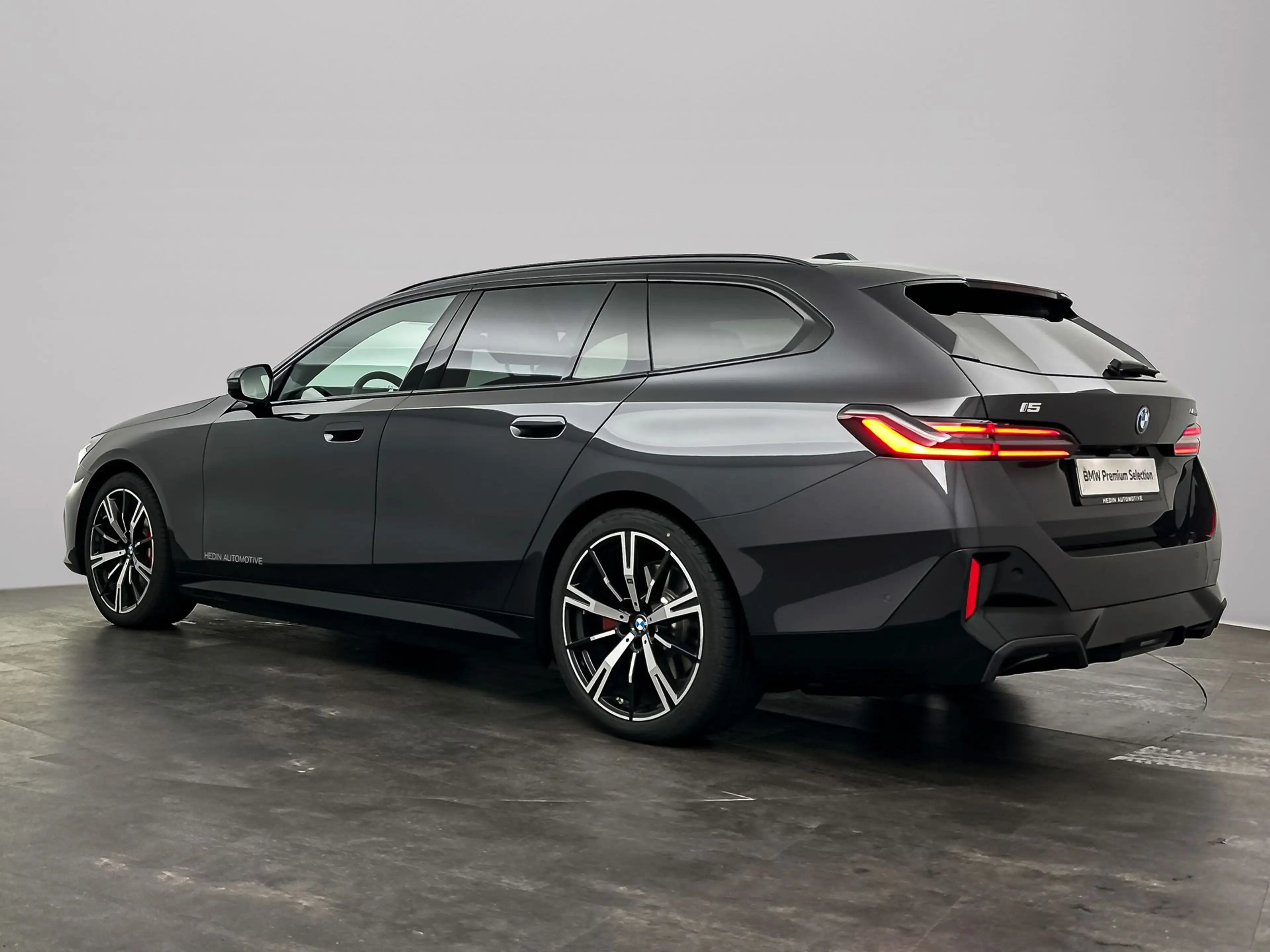 BMW i5 Touring eDrive40 M Sport Edition 84 kWh M-Sport Pr — photo 3