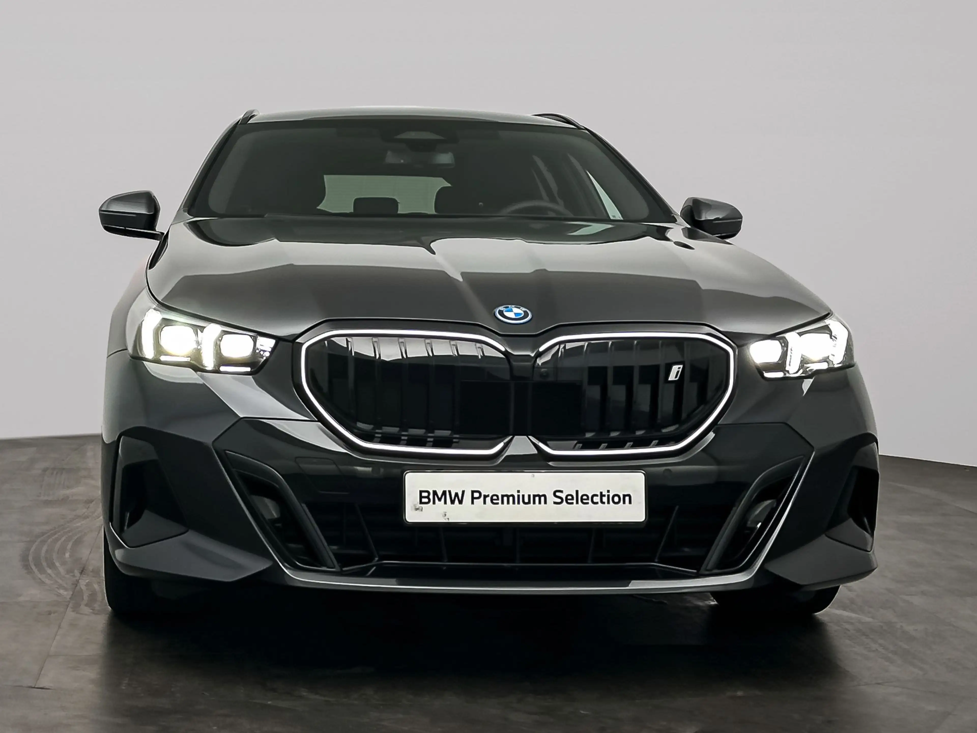 BMW i5 Touring eDrive40 M Sport Edition 84 kWh M-Sport Pr — photo 6
