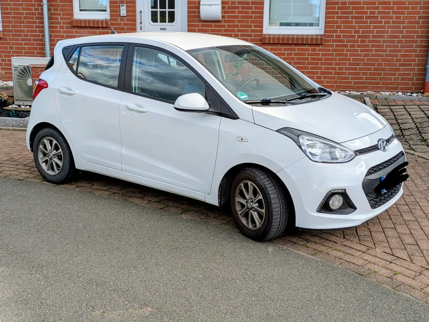 Hyundai i10 1.2 YES! Silver - 1