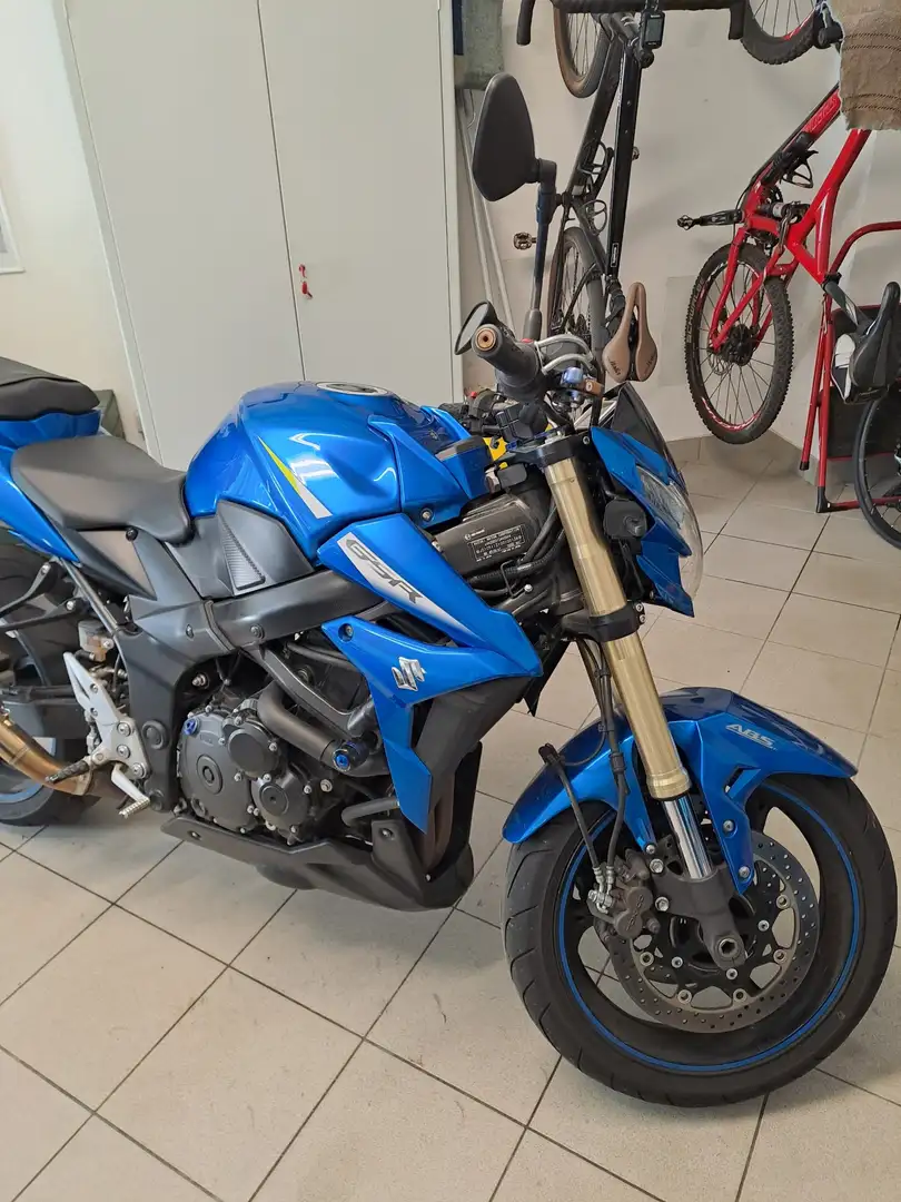 Suzuki GSR 750 Modrá - 2