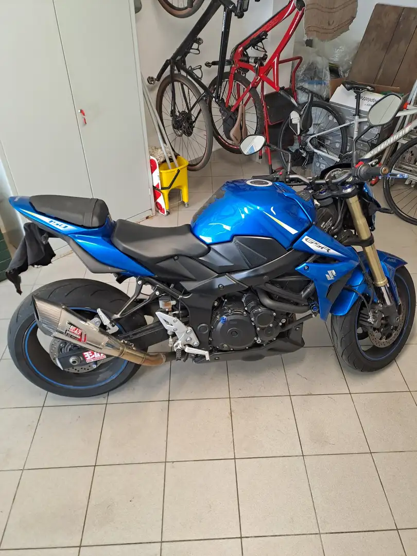 Suzuki GSR 750 Modrá - 1