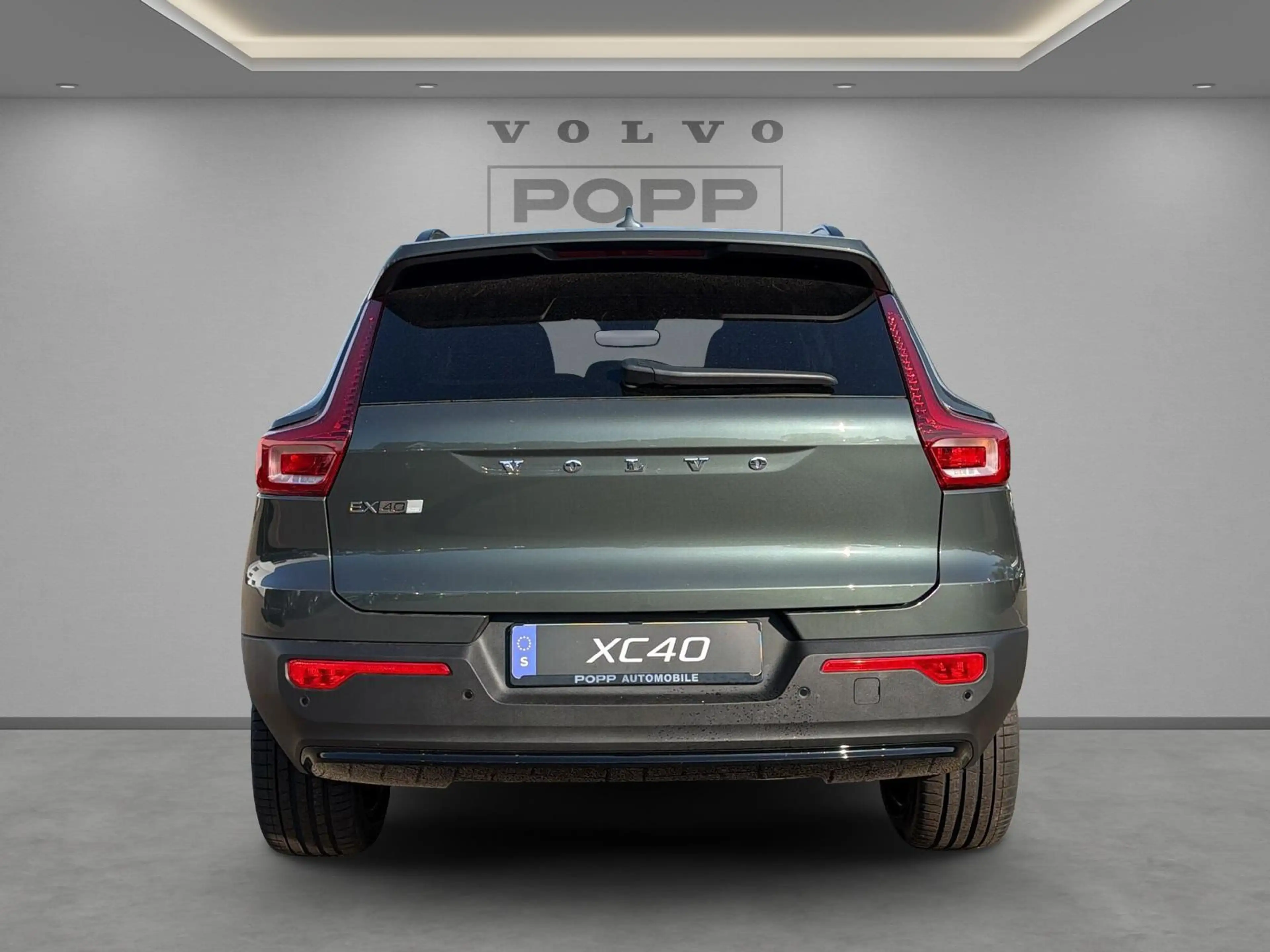 Volvo EX40 Single Motor Ext. Range RWD Plus Dark 360° PANO — photo 4