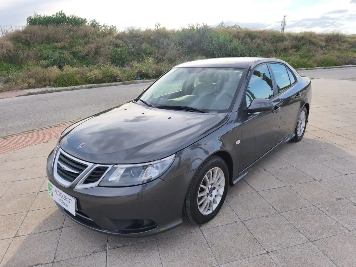 Saab 9-3 Sport Hatch 1.9TiD Vector ECO Grau - 2