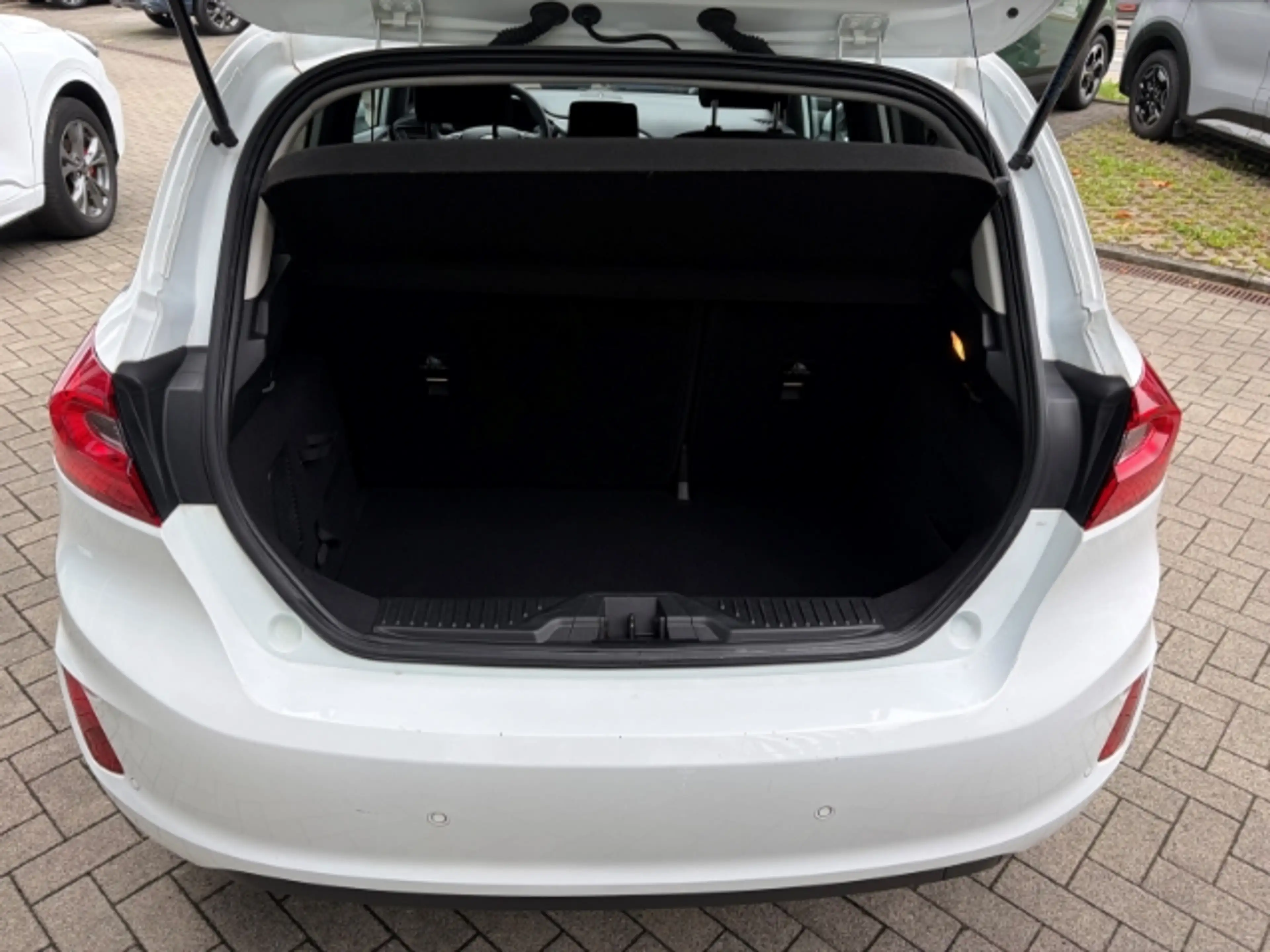 Ford Fiesta Cool & Connect Navi Soundsystem B & O Apple CarPla — photo 8