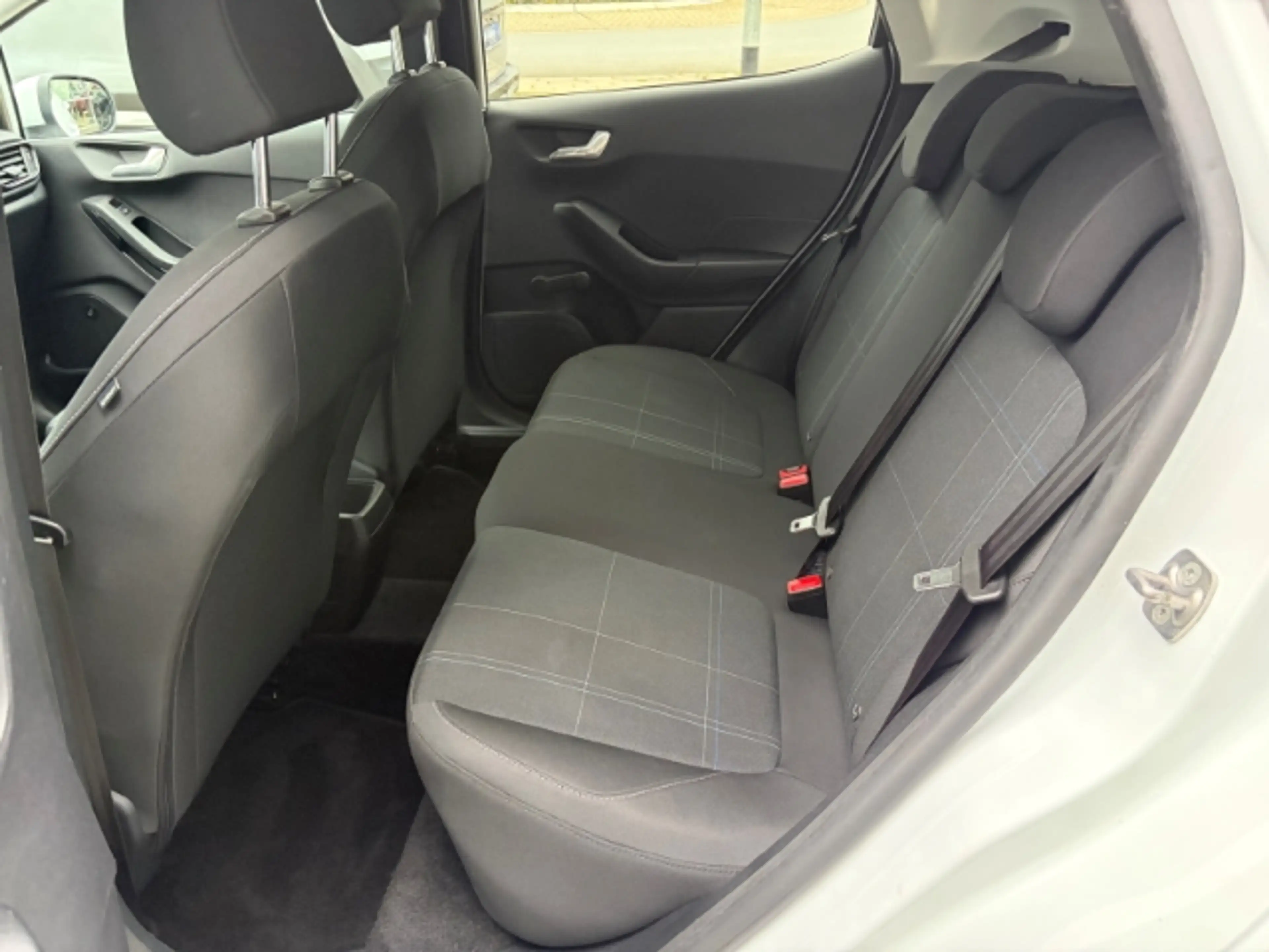 Ford Fiesta Cool & Connect Navi Soundsystem B & O Apple CarPla — photo 12